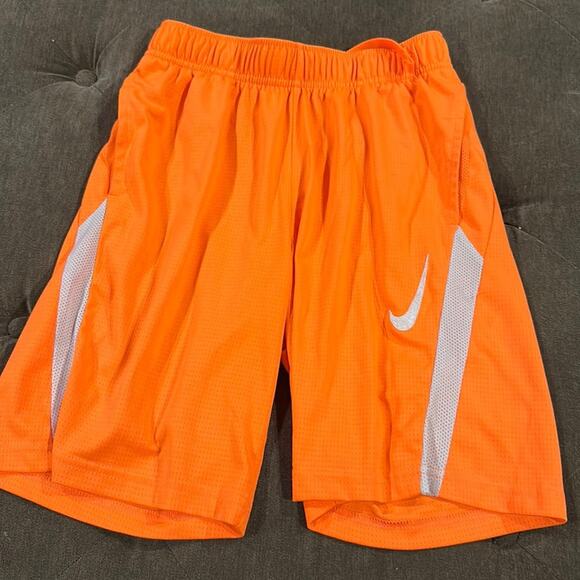 Nike bright orange shorts size medium NWOT - Picture 1 of 2